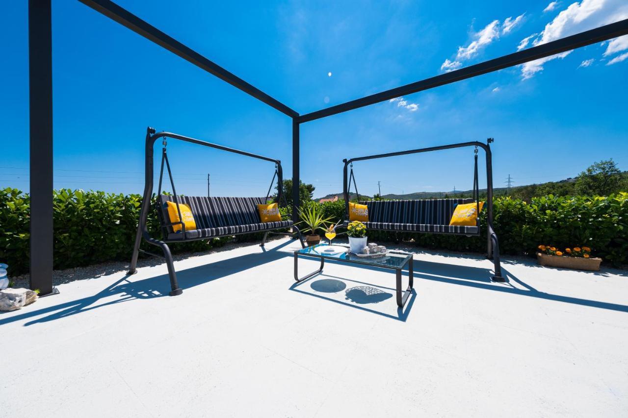 Villa Sky - Heating Pool Kastel Novi Ngoại thất bức ảnh