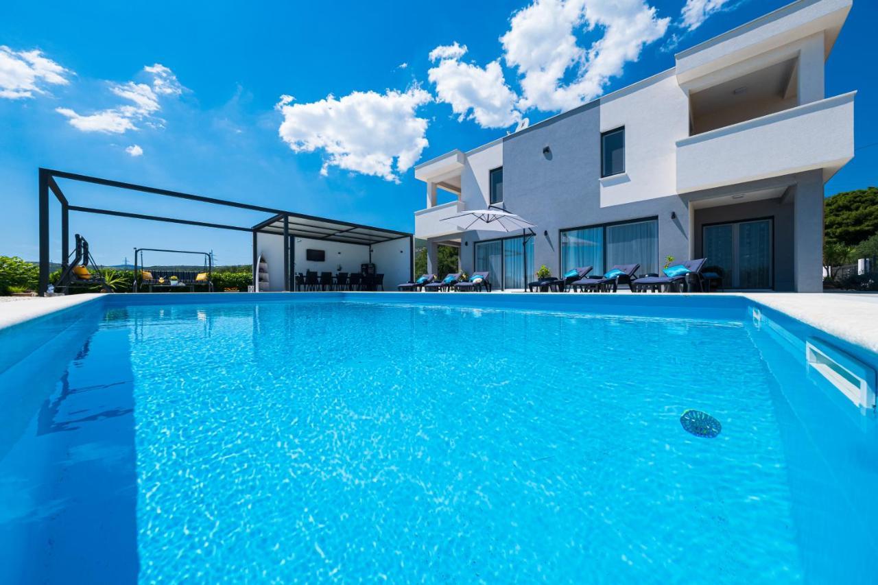 Villa Sky - Heating Pool Kastel Novi Ngoại thất bức ảnh